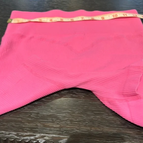 Pink ribbed Sports Bra and Shorts Set - Picture 5 of 8
